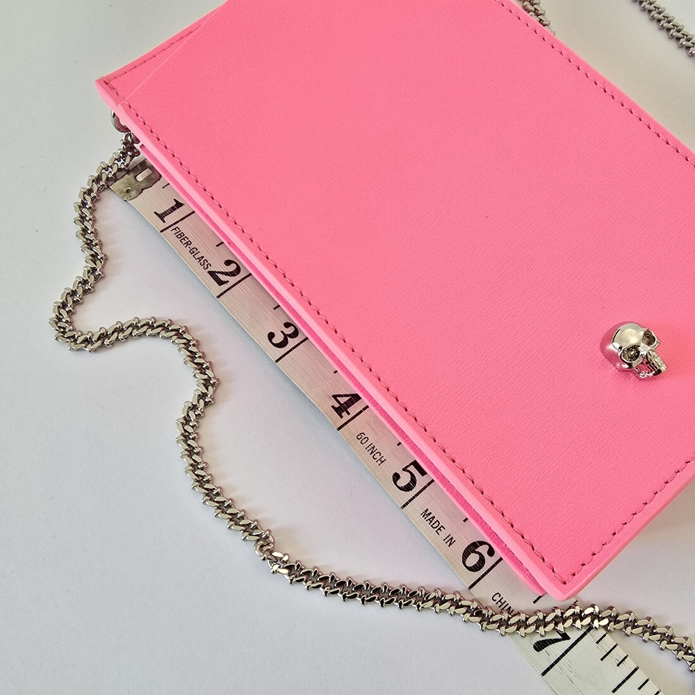 Alexander McQueen Skull Leather Phone-Case-On-Chain Fuchsia - Picture 5 of 8